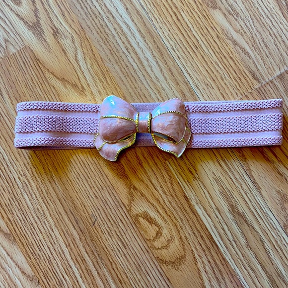 Suzy Shier belt with bow clasp - Picture 1 of 4